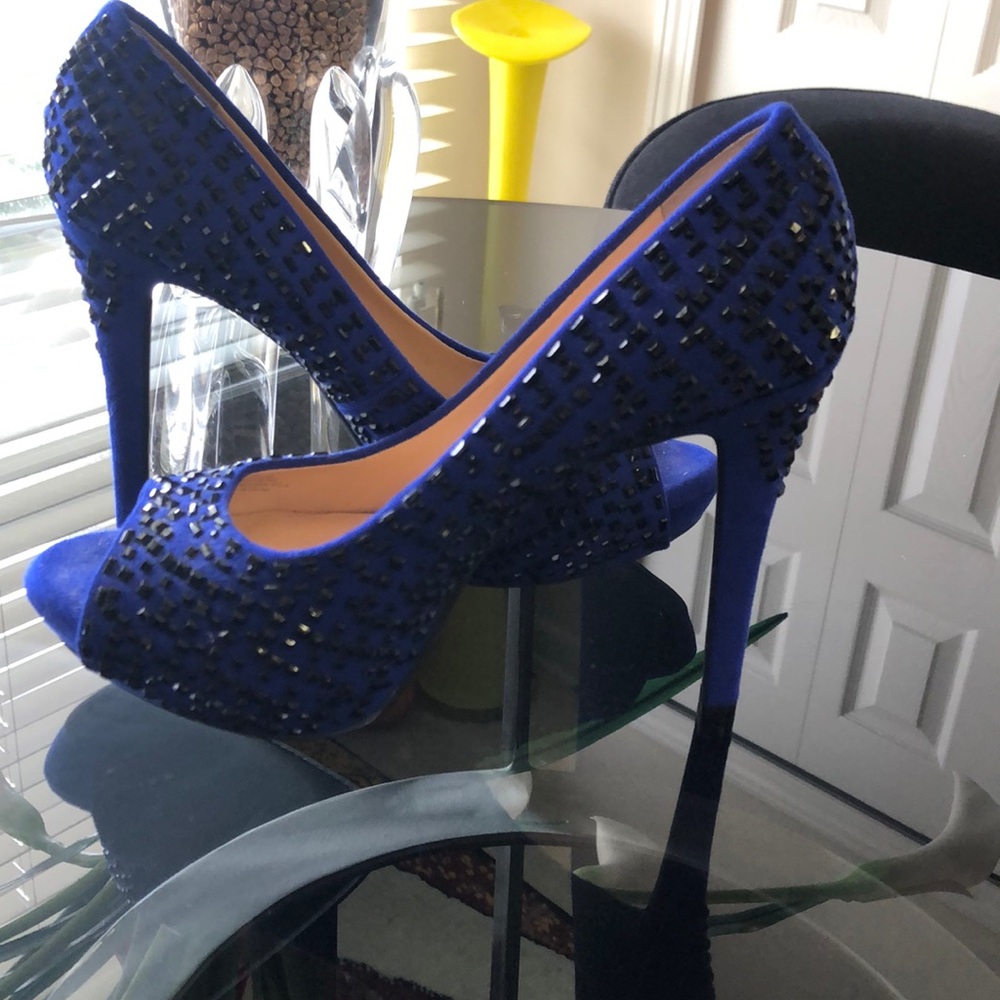 Shoes - Picture 3 of 5